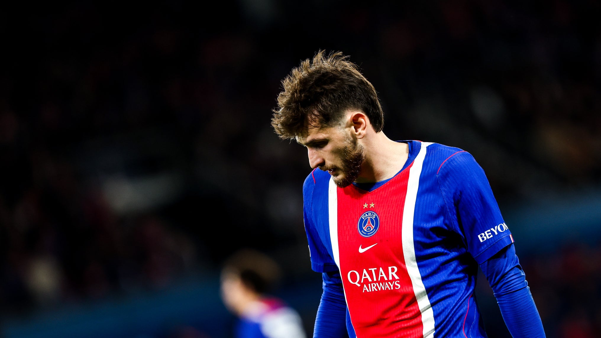 Kvaratskhelia opéré avec succès : 6 à 10 mois d'absence pour le Géorgien du PSG